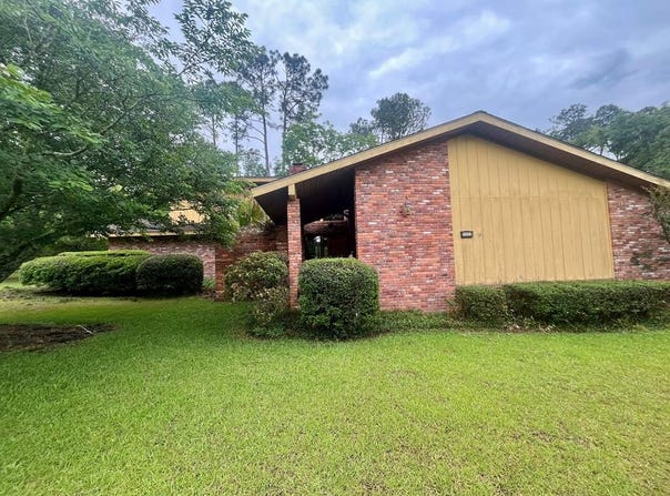 1002 W Walker, Douglas, GA 31533