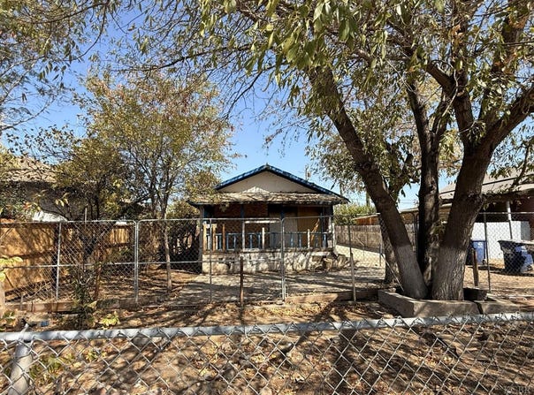 305 E Merced Street, Avenal, CA 93204