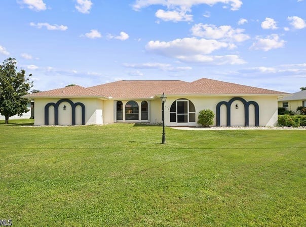 315 SE 20th Court, Cape Coral, FL 33990