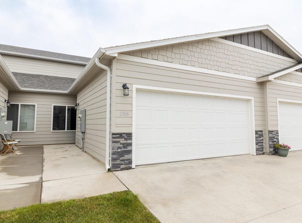 2504 E Copalis Pl, Sioux Falls, SD 57108