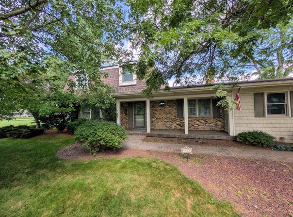 8560 Appleblossom Lane, Flushing, MI 48433