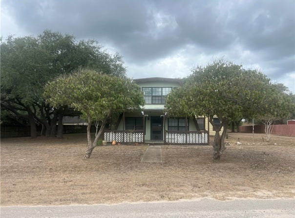 2653 Oak Grove, Beeville, TX 78102