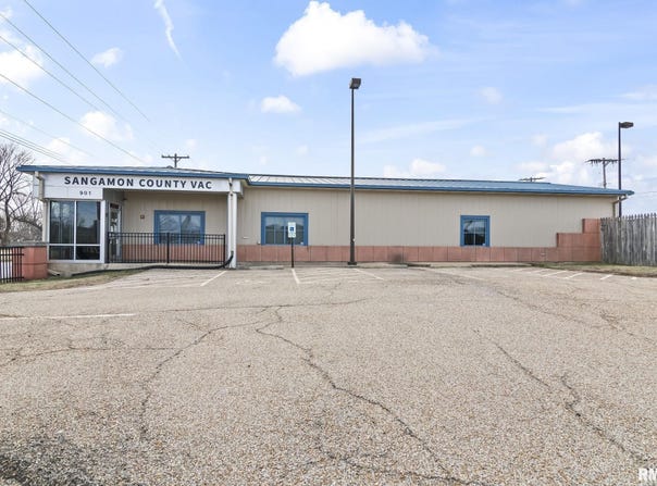 901 S 11TH Street, Springfield, IL 62703