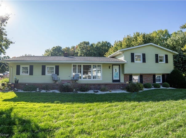 4831 Leona Avenue SW, Navarre, OH 44662