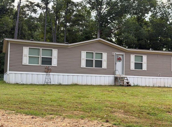 352 Zero Road, GRENADA, MS 38901