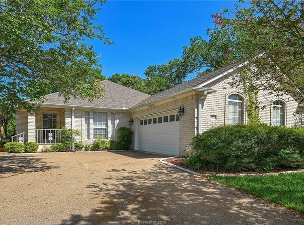 2800 Broadmoor Drive, Bryan, TX 77802
