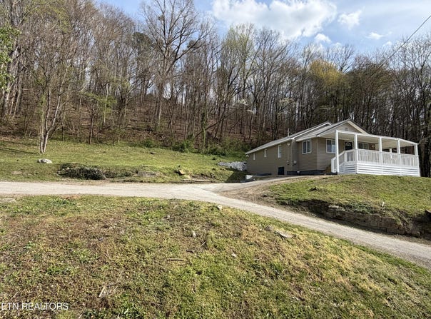 717 Cherry St, LaFollette, TN 37766