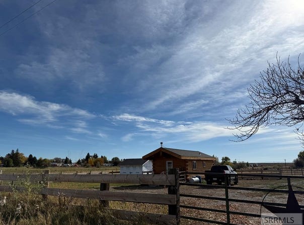 1225 E 800 N, Richfield, ID 83349