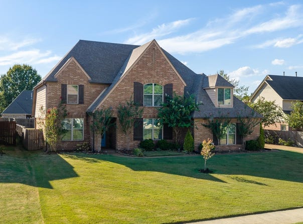 4909 AVI Dr, Bartlett, TN 38002