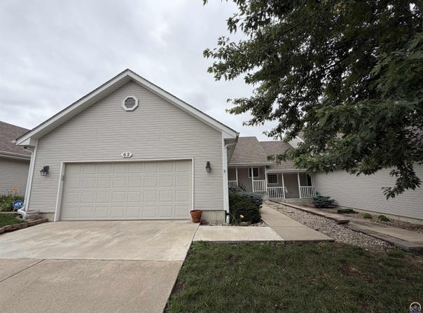 3101 SW Wanamaker DR, Topeka, KS 66614