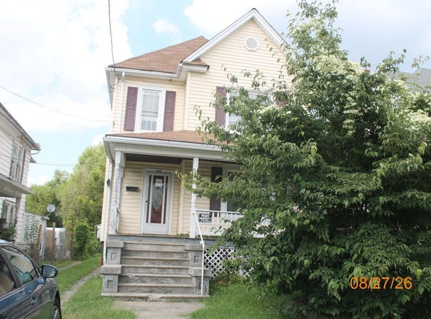 314 E Hawthorne St, Covington, VA 24426