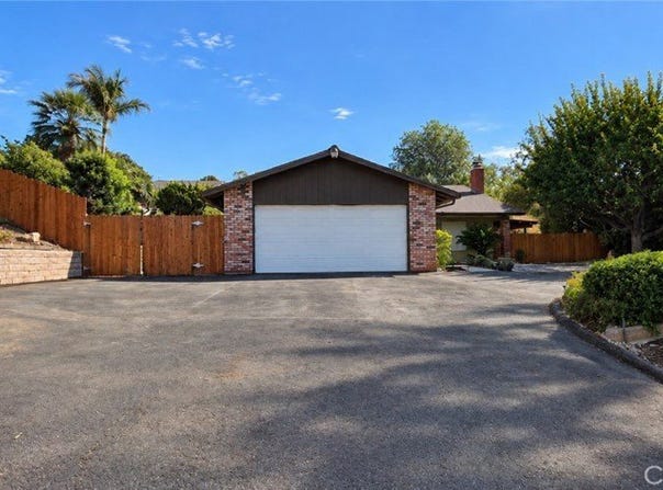 1192 Caren Road, Vista, CA 92083