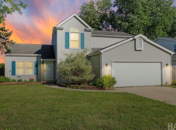 402 S Driftwood Trail, McHenry, IL 60050