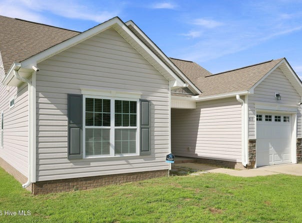 327 Tamarack Drive, Ayden, NC 28513