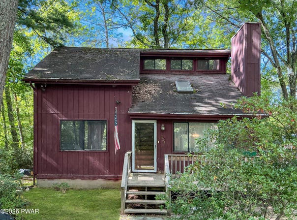131 Colette Lane, Dingmans Ferry, PA 18328