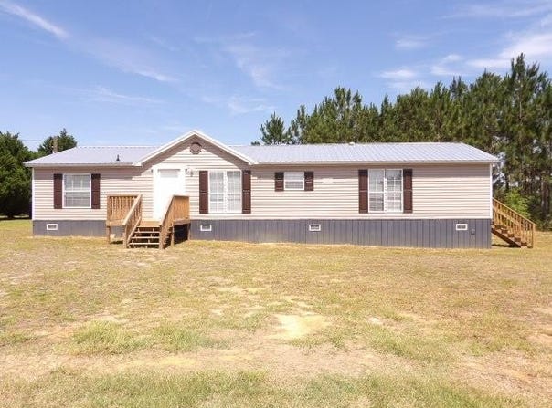 236 Bartlett Loop, Headland, AL 36345