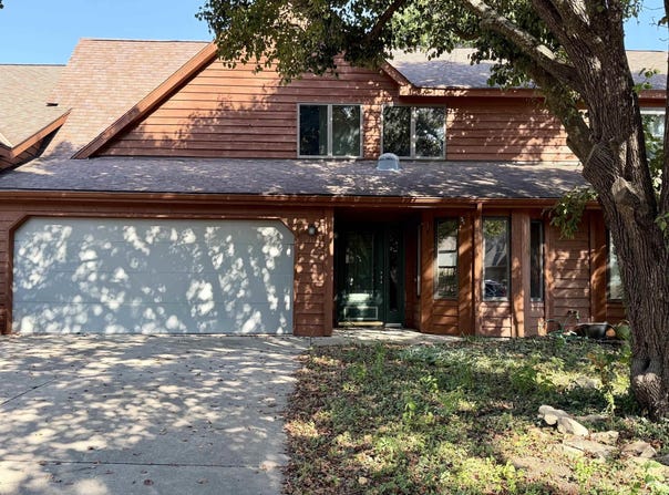 211 Summertree Lane, Lawrence, KS 66049