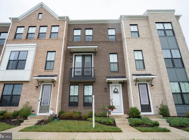 23099 GROWLER Square, ASHBURN, VA 20148