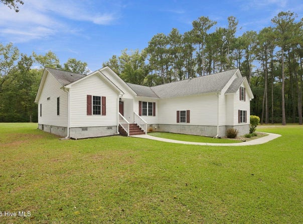 900 Perrytown Road, New Bern, NC 28562