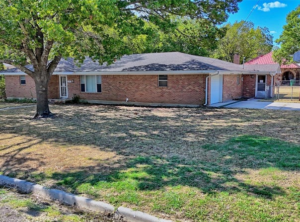 105 E Pecan Street, St Jo, TX 76265