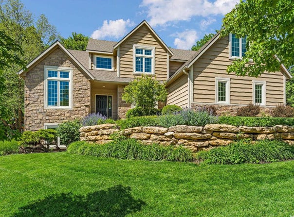 1725 Bobwhite Drive, Lawrence, KS 66047