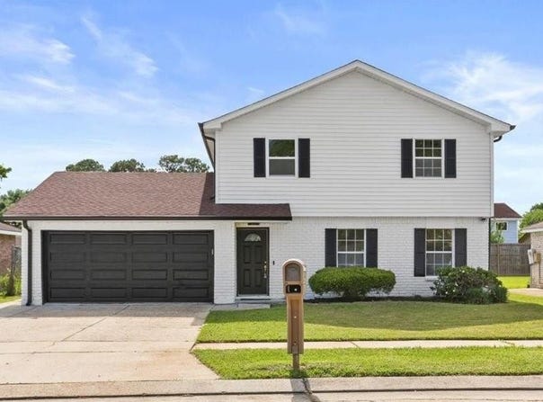 2460 PAIGE JANETTE Drive, Harvey, LA 70058