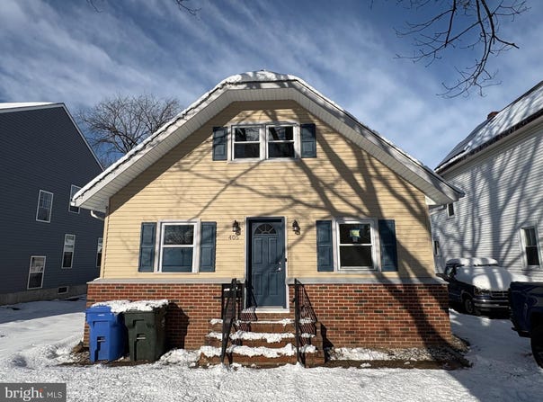 405 ELM Avenue, RIVERTON, NJ 08077