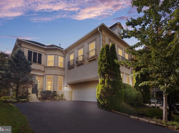 8401 TILLETT LOOP, MANASSAS, VA 20110