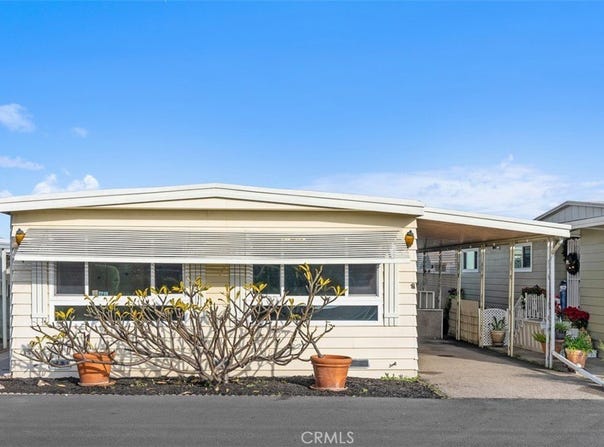 15621 Beach Boulevard, Westminster, CA 92683