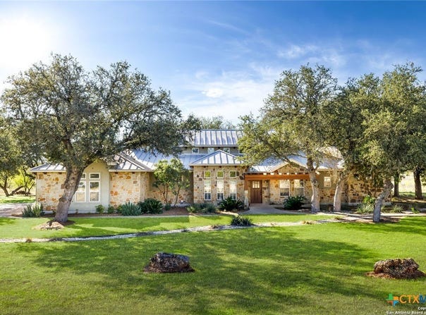 526 River Crossing Boulevard, Spring Branch, TX 78070