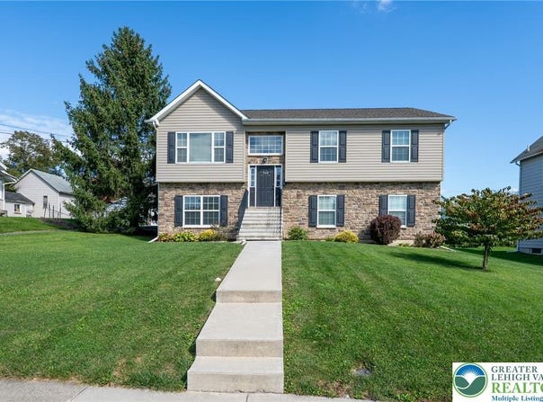 534 Seip Avenue, Nazareth Boro, PA 18064