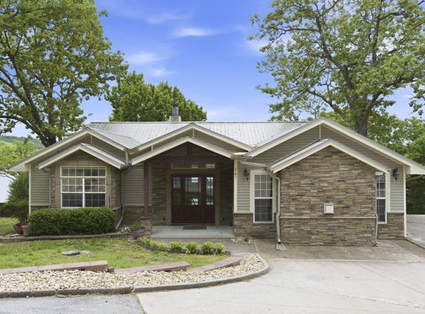 169 Waterscape Road, Ridgedale, MO 65739