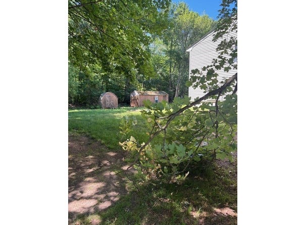 81 Border Rd, Holbrook, MA 02343