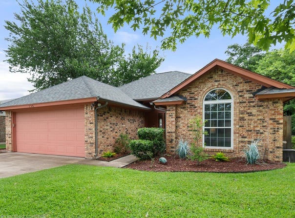728 Saddle Road, White Settlement, TX 76108