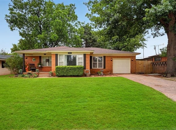 1014 W E Avenue, Elk City, OK 73644