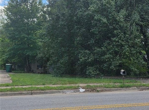 212 Oakview Road, High Point, NC 27265