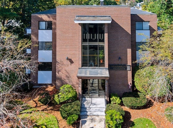 974-976 Main St, Melrose, MA 02176