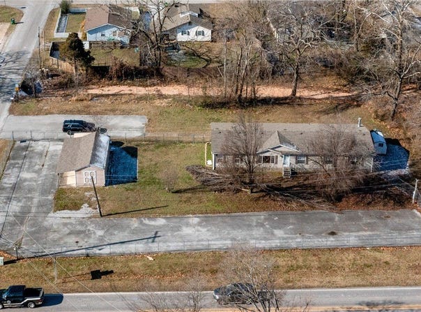 100 W 1st Street, Centerton, AR 72719