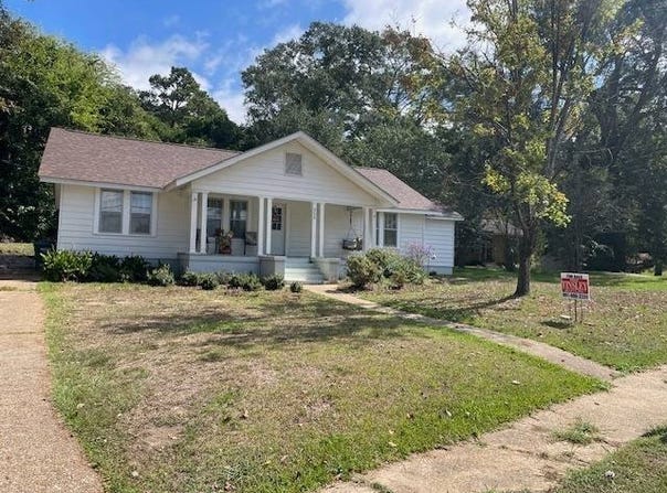 255 Byrd Ave, Philadelphia, MS 39350