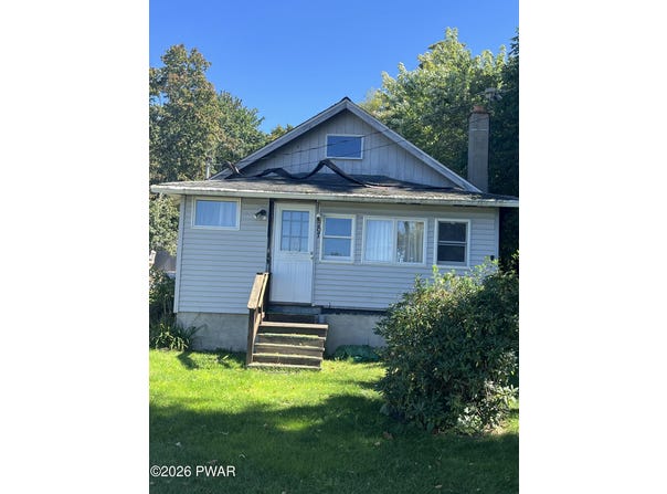 207 Pulsar Drive, Hawley, PA 18428