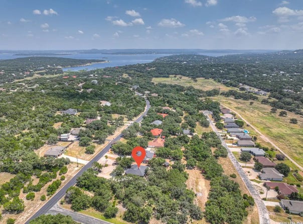581 Lorne, Canyon Lake, TX 78133
