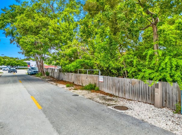 1032 Snapper Lane, Key Largo, FL 33037