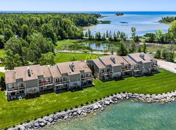 8101 Harbor Ln, Baileys Harbor, WI 54202
