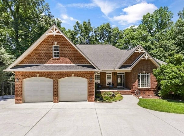 103 Winchester Circle, Oak Ridge, TN 37830