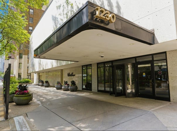 1230 N State Parkway, Chicago, IL 60610