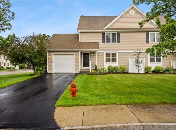 16 Streamview Drive, Cumberland, RI 02864