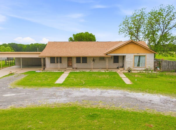 7450 E Highway 6, De Leon, TX 76444