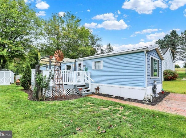 209 MEMORY Lane, HAMBURG, PA 19526