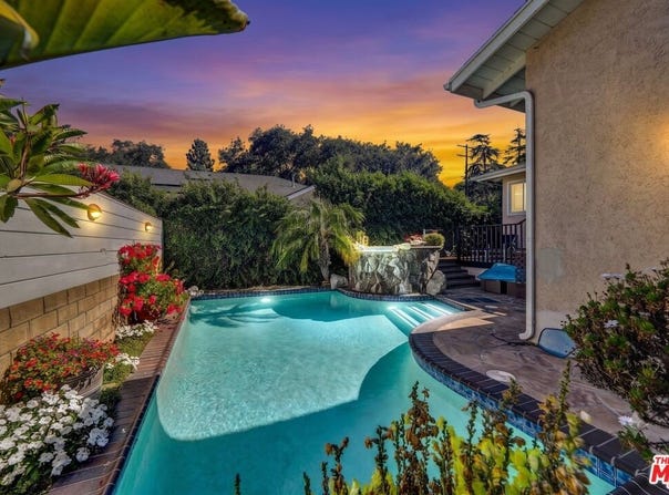 10205 Fairgrove Ave, Tujunga, CA 91042