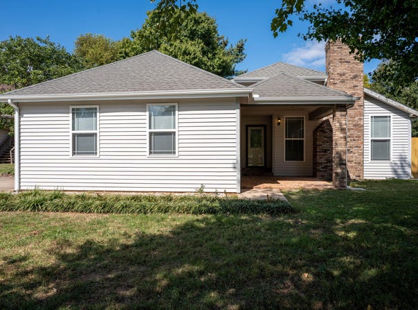 4135 E Autumn Court, Springfield, MO 65802